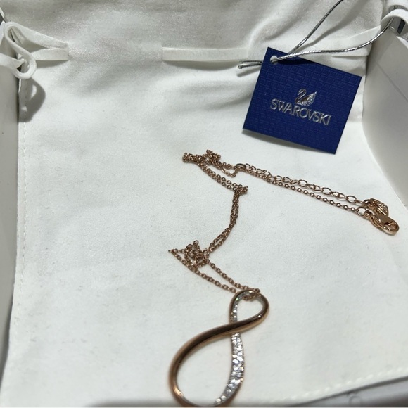 ✨ Stunning Elegant Vintage Swarovski Rose Infinity Exist Necklace - Picture 9 of 16